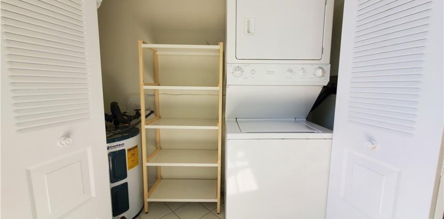 Condominio en Margate, Florida, 2 dormitorios № 1159711