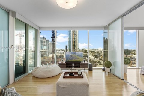 Condo in Miami, Florida, 2 bedrooms  № 2042596