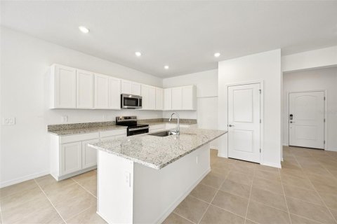 House in Palmetto, Florida 4 bedrooms, 223.06 sq.m. № 2226515 - photo 3