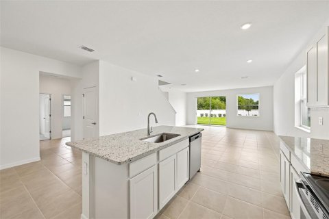 House in Palmetto, Florida 4 bedrooms, 223.06 sq.m. № 2226515 - photo 5