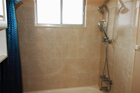 Condo in Clearwater, Florida, 2 bedrooms  № 1648353 - photo 8