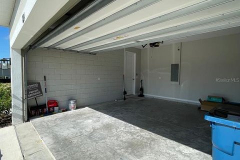 House in Haines City, Florida 3 bedrooms, 146.6 sq.m. № 2287090 - photo 27