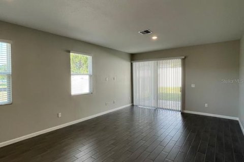 House in Haines City, Florida 3 bedrooms, 146.6 sq.m. № 2287090 - photo 7