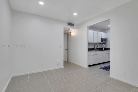 Copropriété à louer à Pembroke Pines, Floride: 1 chambre, 75.34 m2 № 2041057 - photo 4