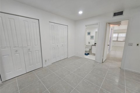 Copropriété à louer à Pembroke Pines, Floride: 1 chambre, 75.34 m2 № 2041057 - photo 7