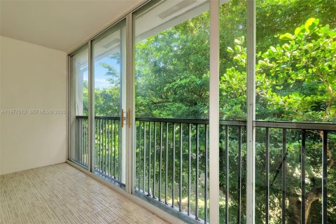 Copropriété à louer à Pembroke Pines, Floride: 1 chambre, 75.34 m2 № 2041057 - photo 13