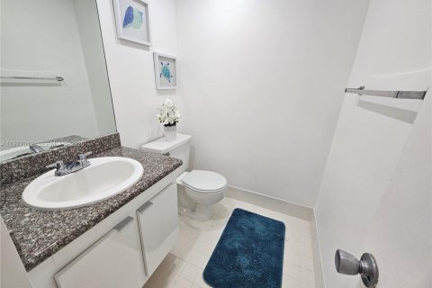 Copropriété à louer à Pembroke Pines, Floride: 1 chambre, 75.34 m2 № 2041057 - photo 3