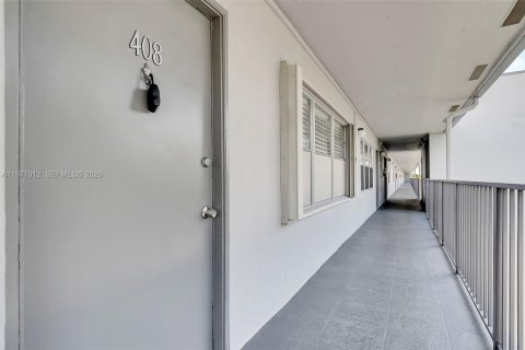 Copropriété à louer à Pembroke Pines, Floride: 1 chambre, 75.34 m2 № 2041057 - photo 19