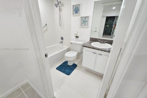 Copropriété à louer à Pembroke Pines, Floride: 1 chambre, 75.34 m2 № 2041057 - photo 8