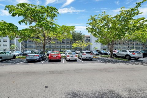 Copropriété à louer à Pembroke Pines, Floride: 1 chambre, 75.34 m2 № 2041057 - photo 21