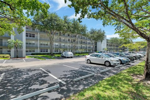 Copropriété à louer à Pembroke Pines, Floride: 1 chambre, 75.34 m2 № 2041057 - photo 20