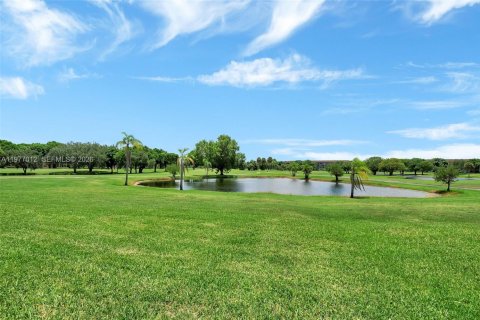 Copropriété à louer à Pembroke Pines, Floride: 1 chambre, 75.34 m2 № 2041057 - photo 16