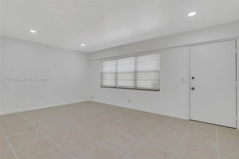 Copropriété à louer à Pembroke Pines, Floride: 1 chambre, 75.34 m2 № 2041057 - photo 5
