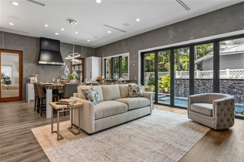 Casa en venta en Tampa, Florida, 3 dormitorios, 353.77 m2 № 2345374 - foto 6