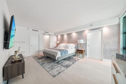 Condo in Key Biscayne, Florida, 2 bedrooms  № 2402471 - photo 14