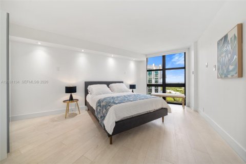 Condo in Key Biscayne, Florida, 2 bedrooms  № 2402471 - photo 17