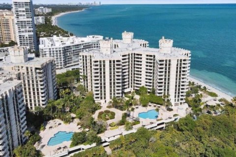 Condo in Key Biscayne, Florida, 2 bedrooms  № 2402471 - photo 28