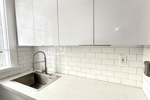 Apartamento en alquiler en Miami, Florida, 1 dormitorio, 37.16 m2 № 1997344 - foto 11
