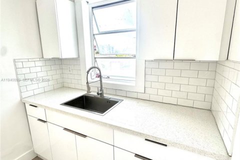 Appartement à louer à Miami, Floride: 1 chambre, 39.02 m2 № 1997344 - photo 2