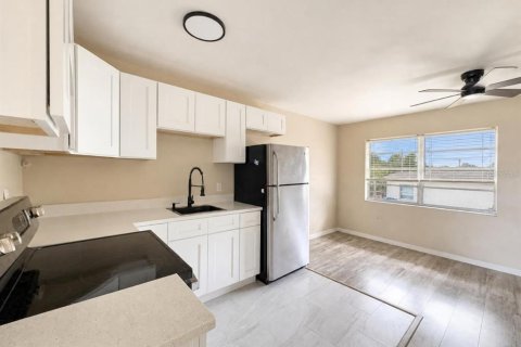 Apartment in Saint Petersburg, Florida 1 bedroom, 40.13 sq.m. № 2394357 - photo 3