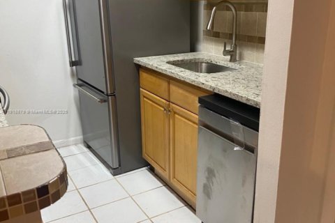 Condominio en alquiler en Boynton Beach, Florida, 2 dormitorios, 80.27 m2 № 1974093 - foto 2