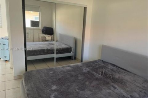 Condo in Miami Beach, Florida, 1 bedroom  № 2010282 - photo 4