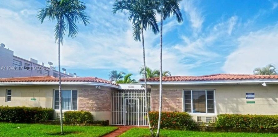 Condo in Miami Beach, Florida, 1 bedroom  № 2010282