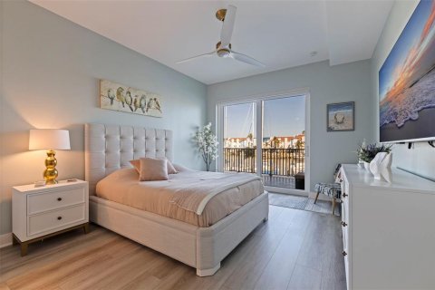 Снять в аренду кондоминиум в Мадейра - Бич, Флорида 4 комнаты, 160.44м2, № 1656897 - фото 20
