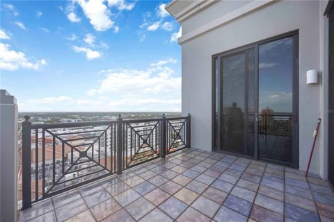 Condo in Sarasota, Florida, 3 bedrooms  № 1910257 - photo 7