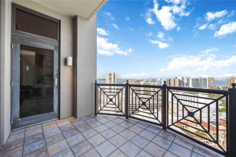 Condominio en alquiler en Sarasota, Florida, 3 dormitorios, 303.6 m2 № 1910257 - foto 4