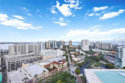 Condominio en alquiler en Sarasota, Florida, 3 dormitorios, 303.6 m2 № 1910257 - foto 2