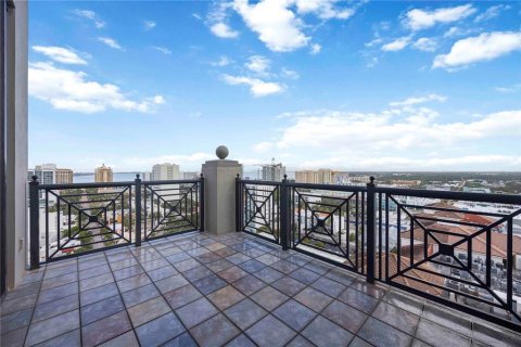 Condominio en alquiler en Sarasota, Florida, 3 dormitorios, 303.6 m2 № 1910257 - foto 8