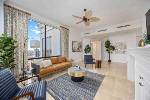 Condominio en alquiler en Sarasota, Florida, 3 dormitorios, 303.6 m2 № 1910257 - foto 18
