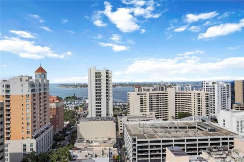 Condominio en alquiler en Sarasota, Florida, 3 dormitorios, 303.6 m2 № 1910257 - foto 3