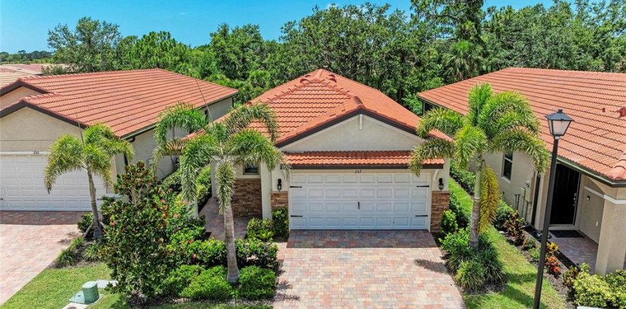 House in Nokomis, Florida 3 bedrooms, 148.92 sq.m. № 1789408