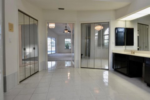 House in Punta Gorda, Florida 3 bedrooms, 273.41 sq.m. № 1677229 - photo 14