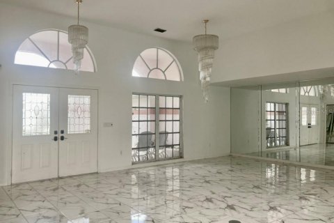 House in Punta Gorda, Florida 3 bedrooms, 273.41 sq.m. № 1677229 - photo 4