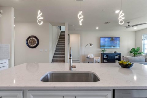 Casa en venta en Kissimmee, Florida, 4 dormitorios, 265.42 m2 № 1528853 - foto 11