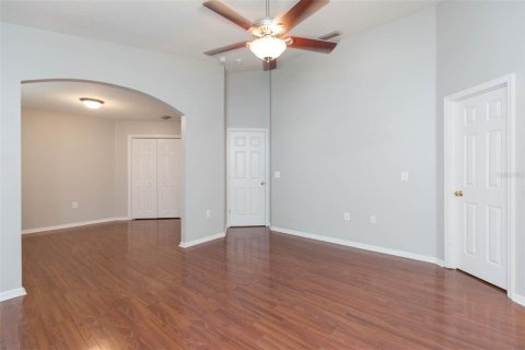 House in Land O' Lakes, Florida 3 bedrooms, 137.12 sq.m. № 2206995 - photo 15
