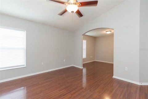 House in Land O' Lakes, Florida 3 bedrooms, 137.12 sq.m. № 2206995 - photo 18