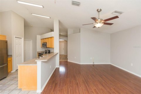 House in Land O' Lakes, Florida 3 bedrooms, 137.12 sq.m. № 2206995 - photo 7