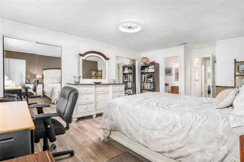 Condo in Seminole, Florida, 2 bedrooms  № 1770981 - photo 18