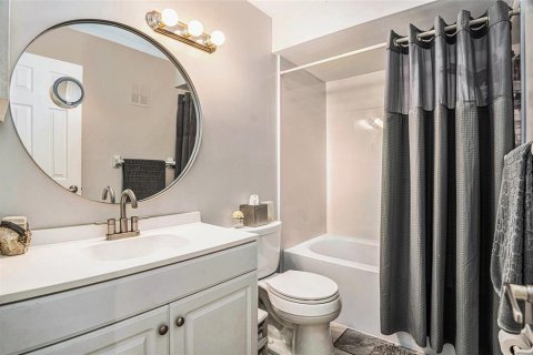 Condo in Seminole, Florida, 2 bedrooms  № 1770981 - photo 17