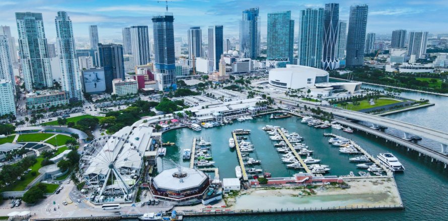 Condominio en Miami, Florida, 3 dormitorios  № 921098