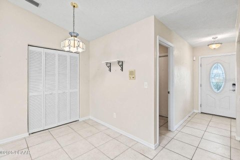 House in Ormond Beach, Florida 3 bedrooms, 169.45 sq.m. № 1849653 - photo 5