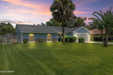 House in Ormond Beach, Florida 3 bedrooms, 169.45 sq.m. № 1849653 - photo 2