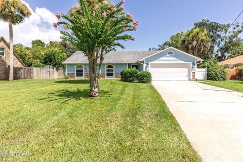 House in Ormond Beach, Florida 3 bedrooms, 169.45 sq.m. № 1849653 - photo 1