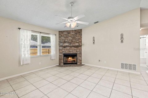 House in Ormond Beach, Florida 3 bedrooms, 169.45 sq.m. № 1849653 - photo 12