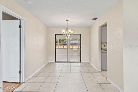 House in Ormond Beach, Florida 3 bedrooms, 169.45 sq.m. № 1849653 - photo 10