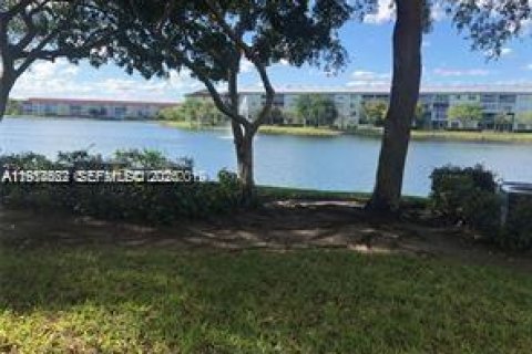 Снять в аренду кондоминиум в Пемброк-Пайнс, Флорида 2 спальни, 97.73м2, № 1972802 - фото 8